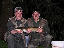 Első különdíj - Fakukac Team csapata megfogta a verseny első harcsáját, 2,44 kg