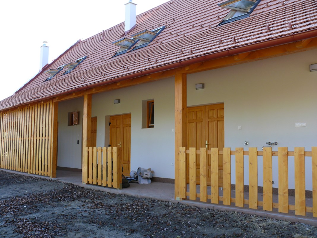 Horgászház hátulról