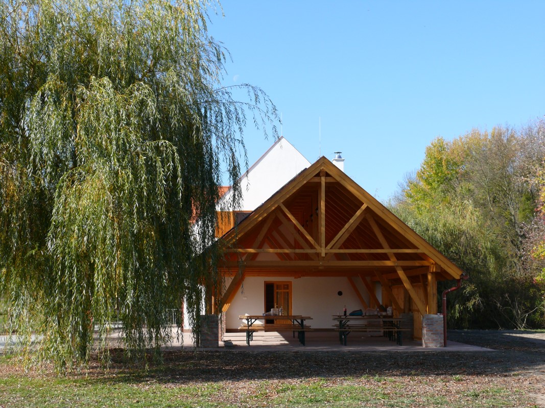 Horgászház közösségi tér